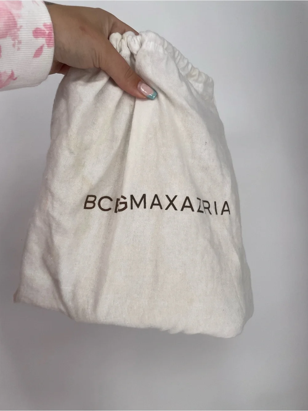 NWT BCBGMaxAzria “Brighton” Matte Gold Metal Mesh Slouchy Clutch & Dustbag